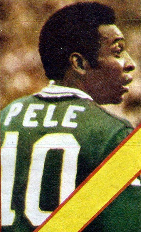 Tricoul lui Pele de la finala Cupei Mondiale din 1958 s-a vândut cu 4,9 milioane de dolari